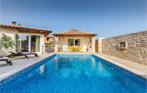 Nice home in Klimni with Outdoor swimming pool, WiFi and 3 Bedrooms